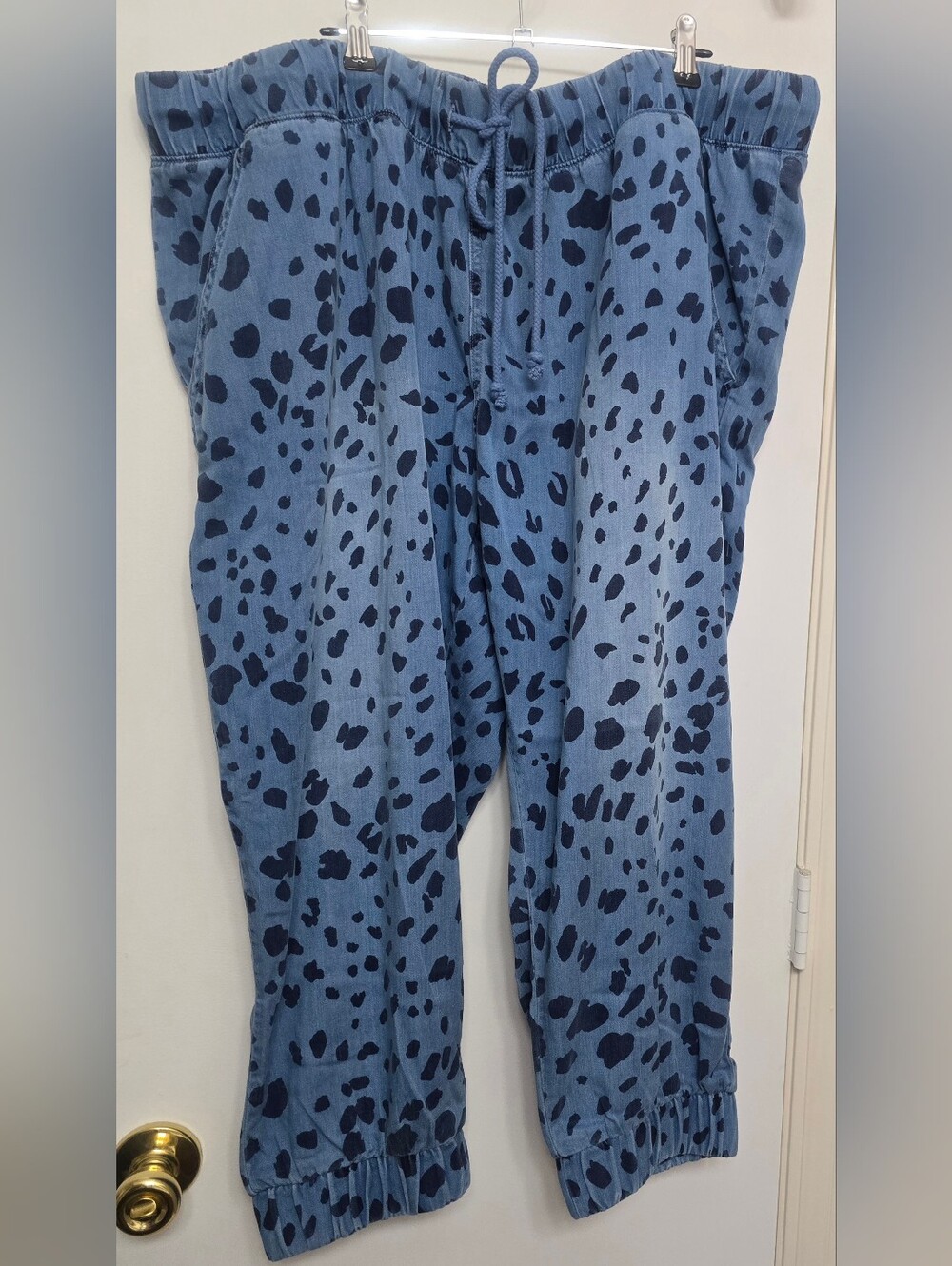 S78 Blue Animal Print Jogger Pants
